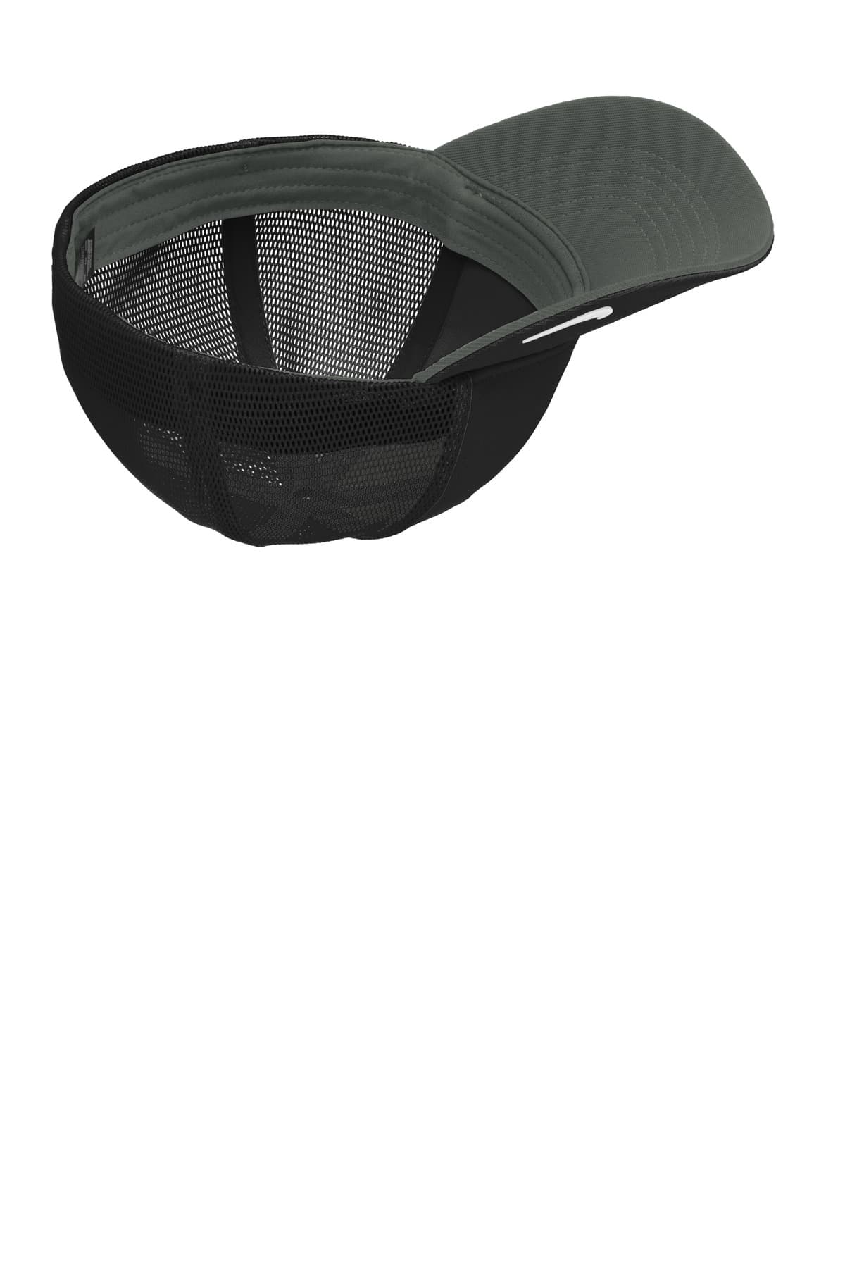 Nike NKFB6448 in Black/ Black